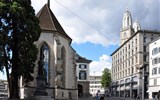 severní Švýcarsko - Švýcarsko - Curych - vlevo Wasserkirche, původně románský, ve 13.stol. přestavěn goticky