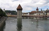Švýcarsko - Švýcarsko - Luzern - Kapellbrücke, 120 m dlouhý most s vodárenskou věží z roku 1333